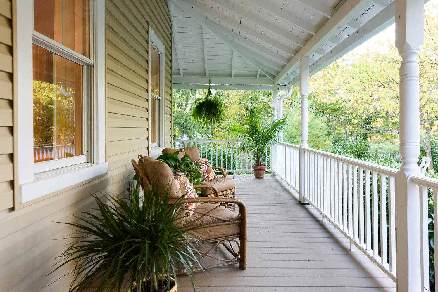 Stage Your Front Porch for the Summer, Add Curb Appeal!